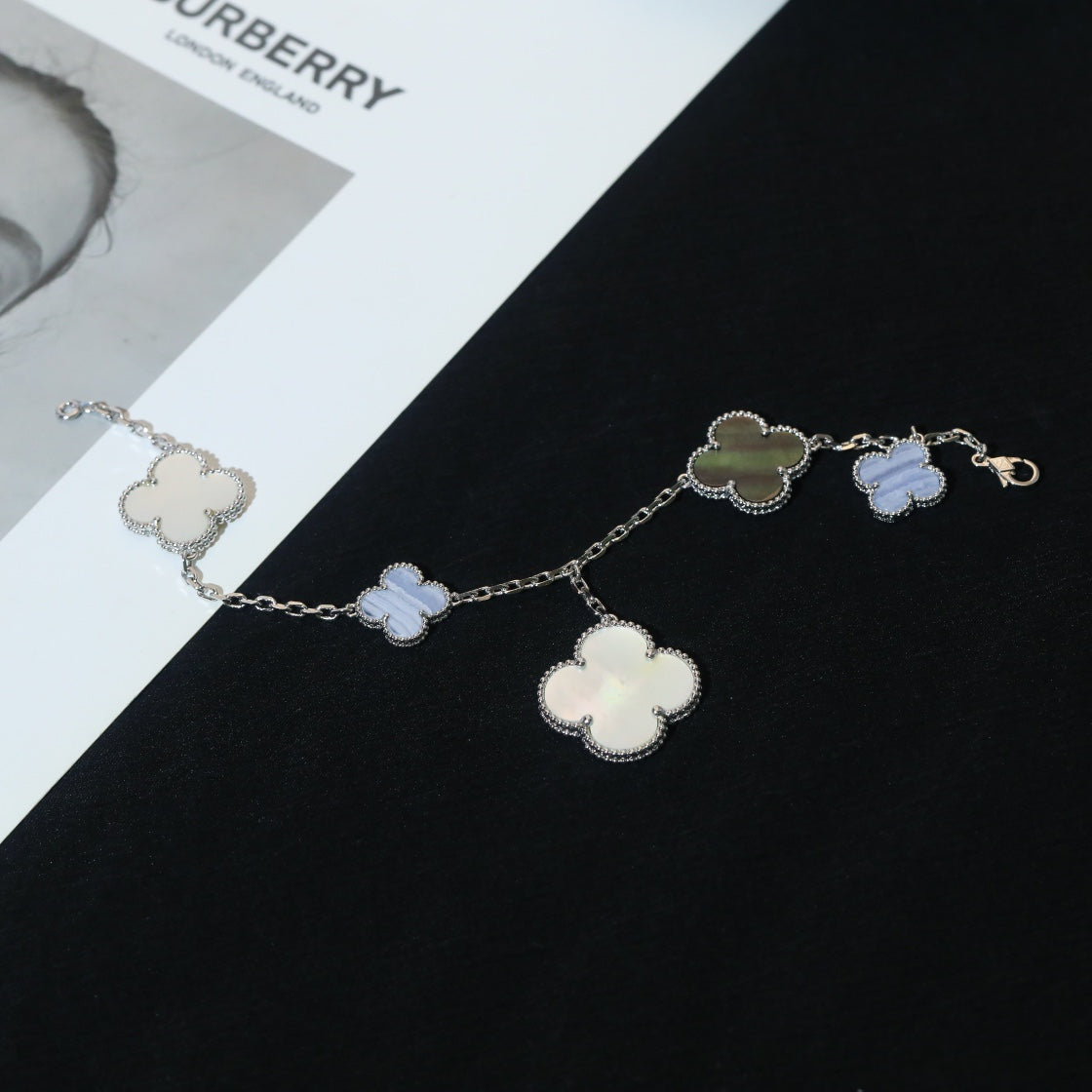 [Liorra]CLOVER BRACELET 5 MOTIFS MOP CHALCEDONY SILVER