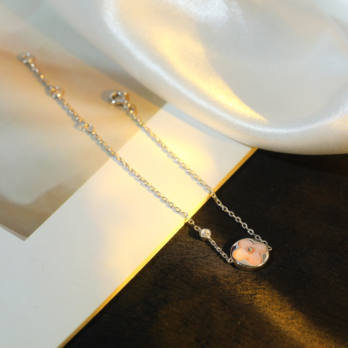 [Liorra]SUN MOTIF PINK MOP SILVER BRACELET