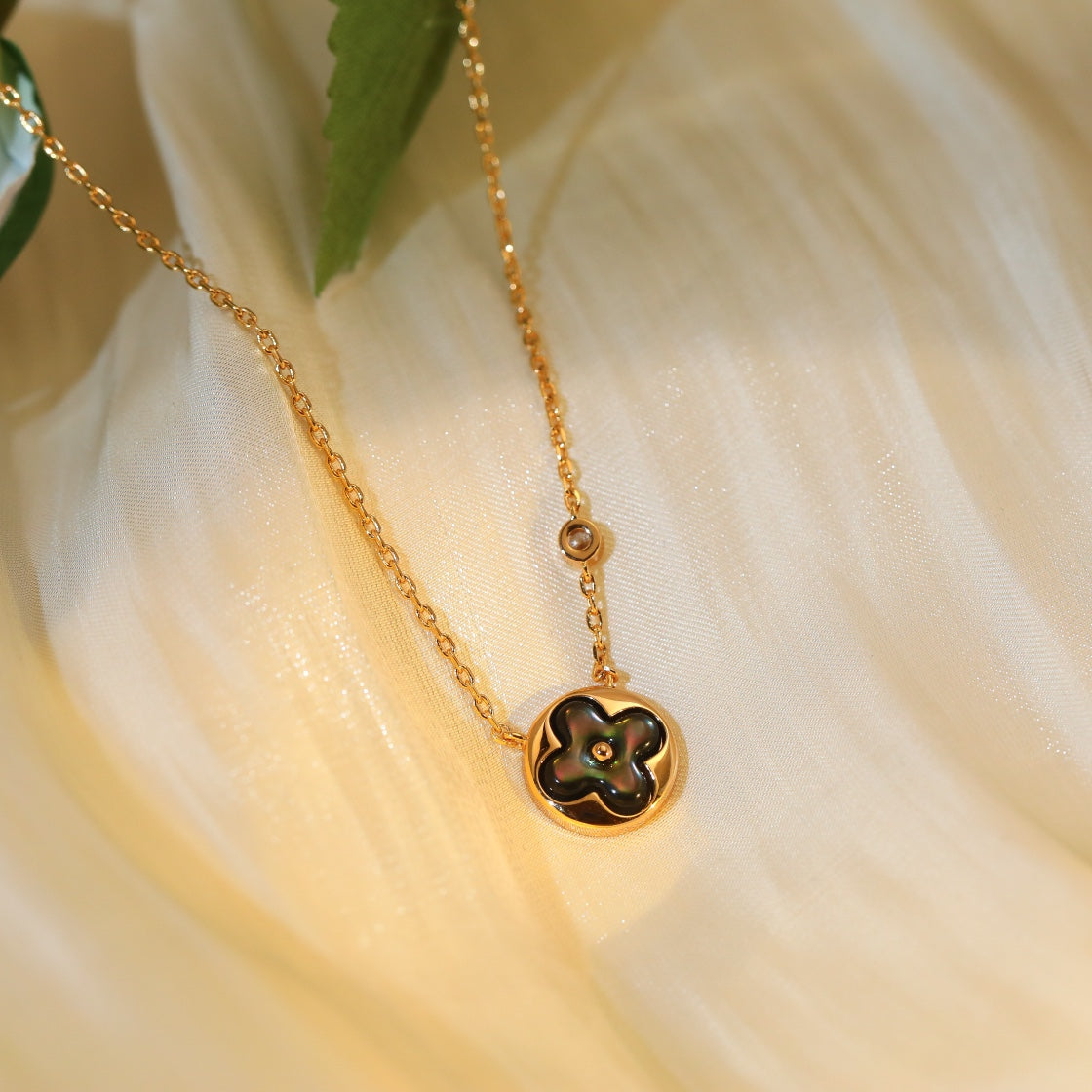 [Liorra]SUN PEDANT PINK GOLD 1 DIAMOND NECKLACE