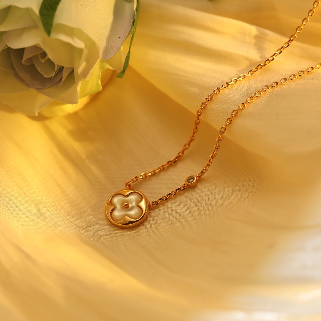 [Liorra]SUN PEDANT PINK GOLD 1 DIAMOND NECKLACE
