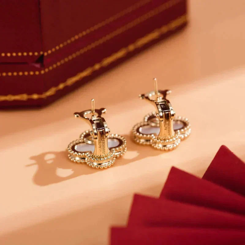 [Liorra]CLOVER MEDIUM 1 MOTIFS  WHITE MOP STUD EARRINGS