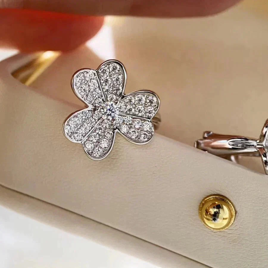 [Liorra]CLOVER COMOS DIAMOND EARRINGS SILVER
