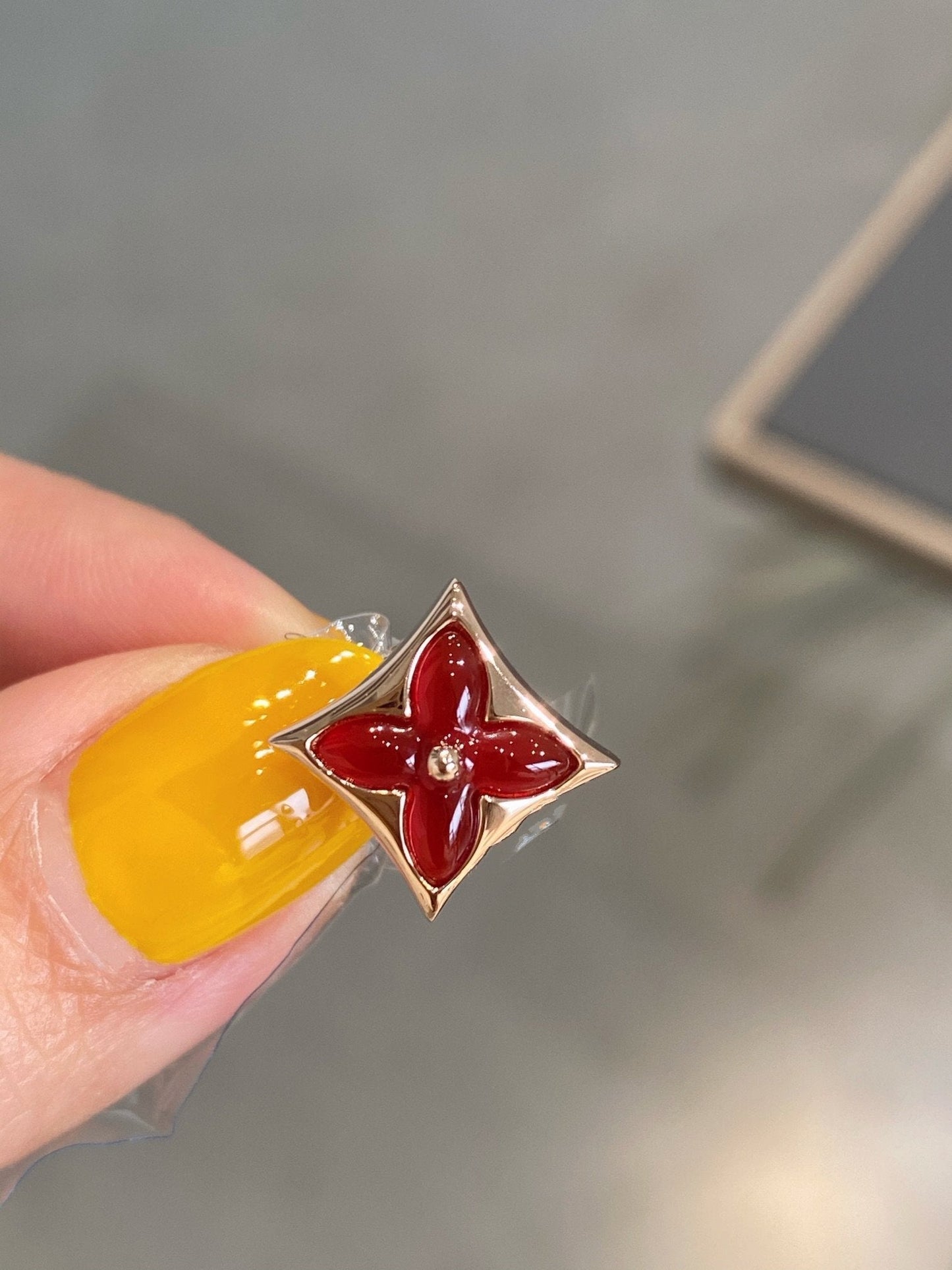 [Liorra]STAR AND SUN PINK GOLD CARNELIAN STUD EARRINGS