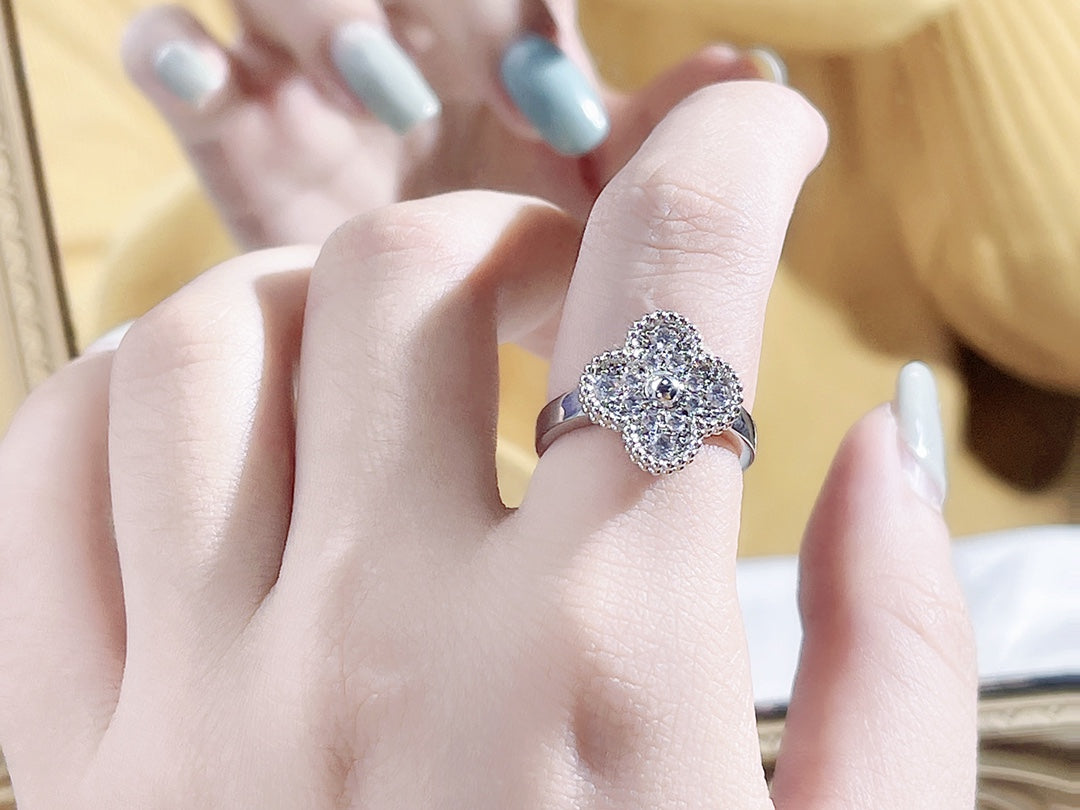 [Liorra]CLOVER DIAMOND RING