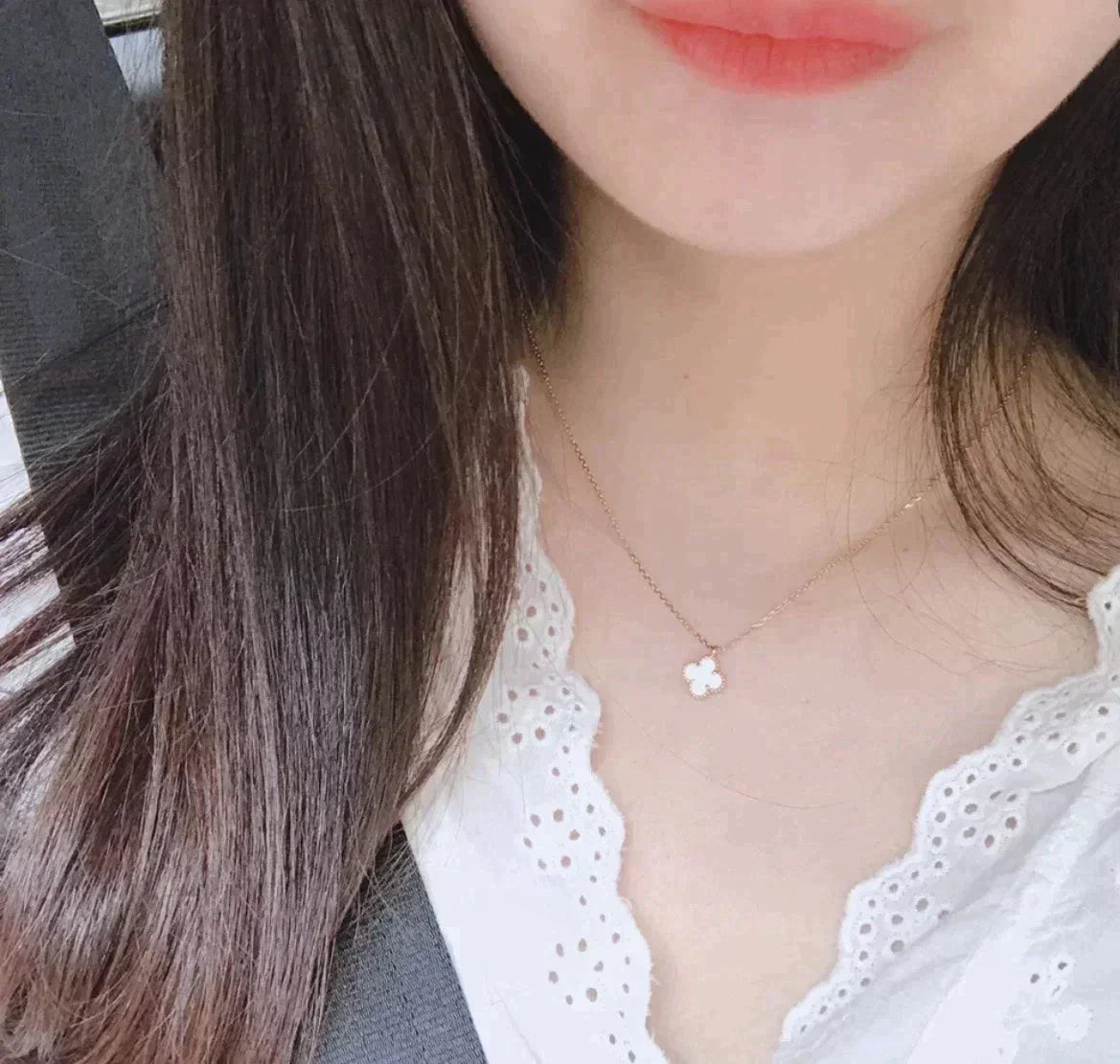 [Liorra]CLOVER MINI 9.5MM WHITE MOTHER-OF-PEARL NECKLACE