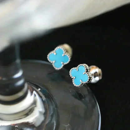 [Liorra]CLOVER MINI 9.5MM ONYX STUD EARRINGS SILVER