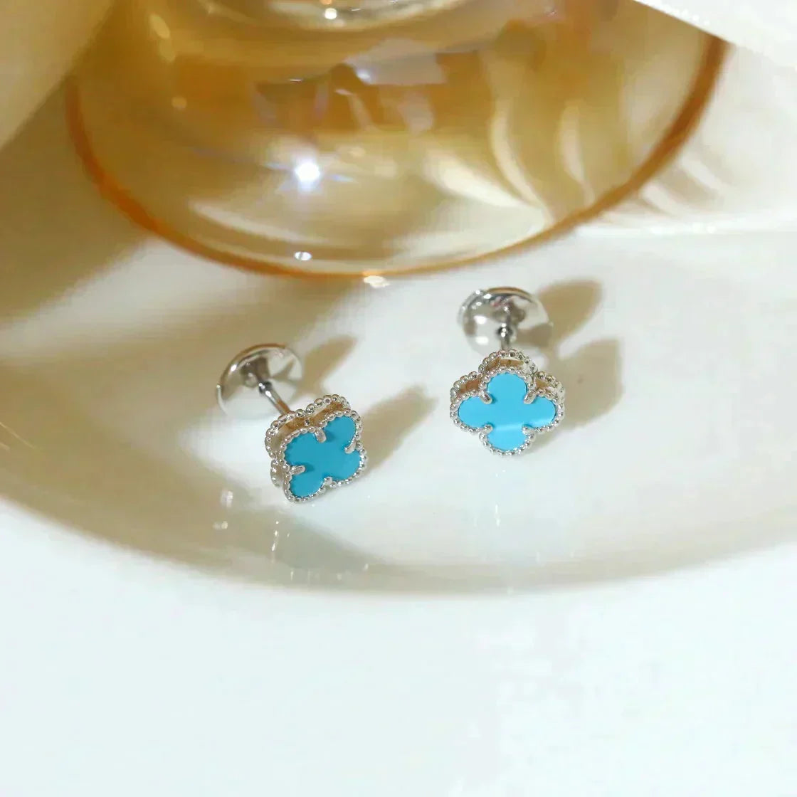 [Liorra]CLOVER MINI 9.5MM ONYX STUD EARRINGS SILVER