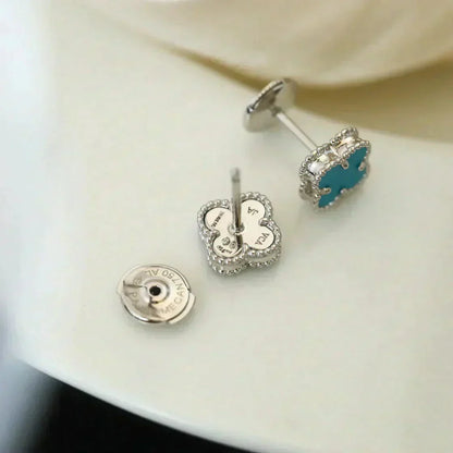 [Liorra]CLOVER MINI 9.5MM ONYX STUD EARRINGS SILVER