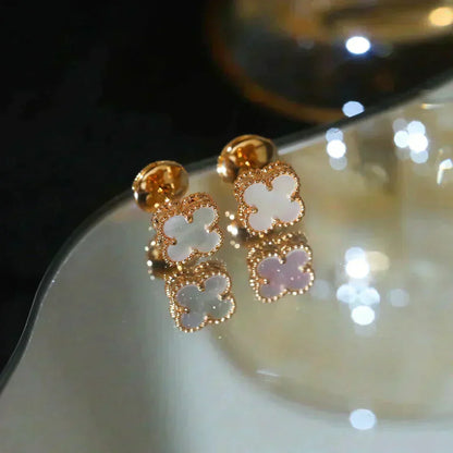 [Liorra]CLOVER MINI 9.5MM WHITE MOP EARRINGS