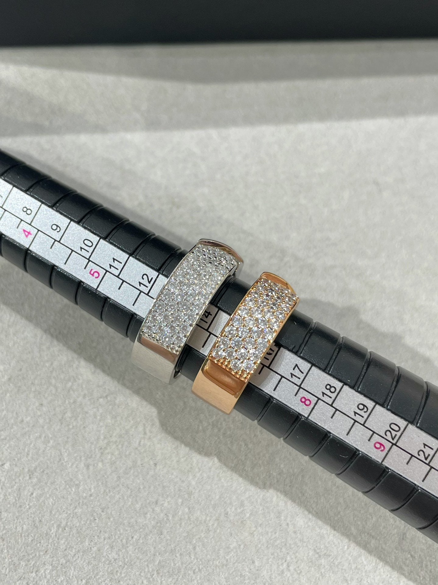 [Liorra]LIENS EVIDENCE  DIAMOND PAVED RING