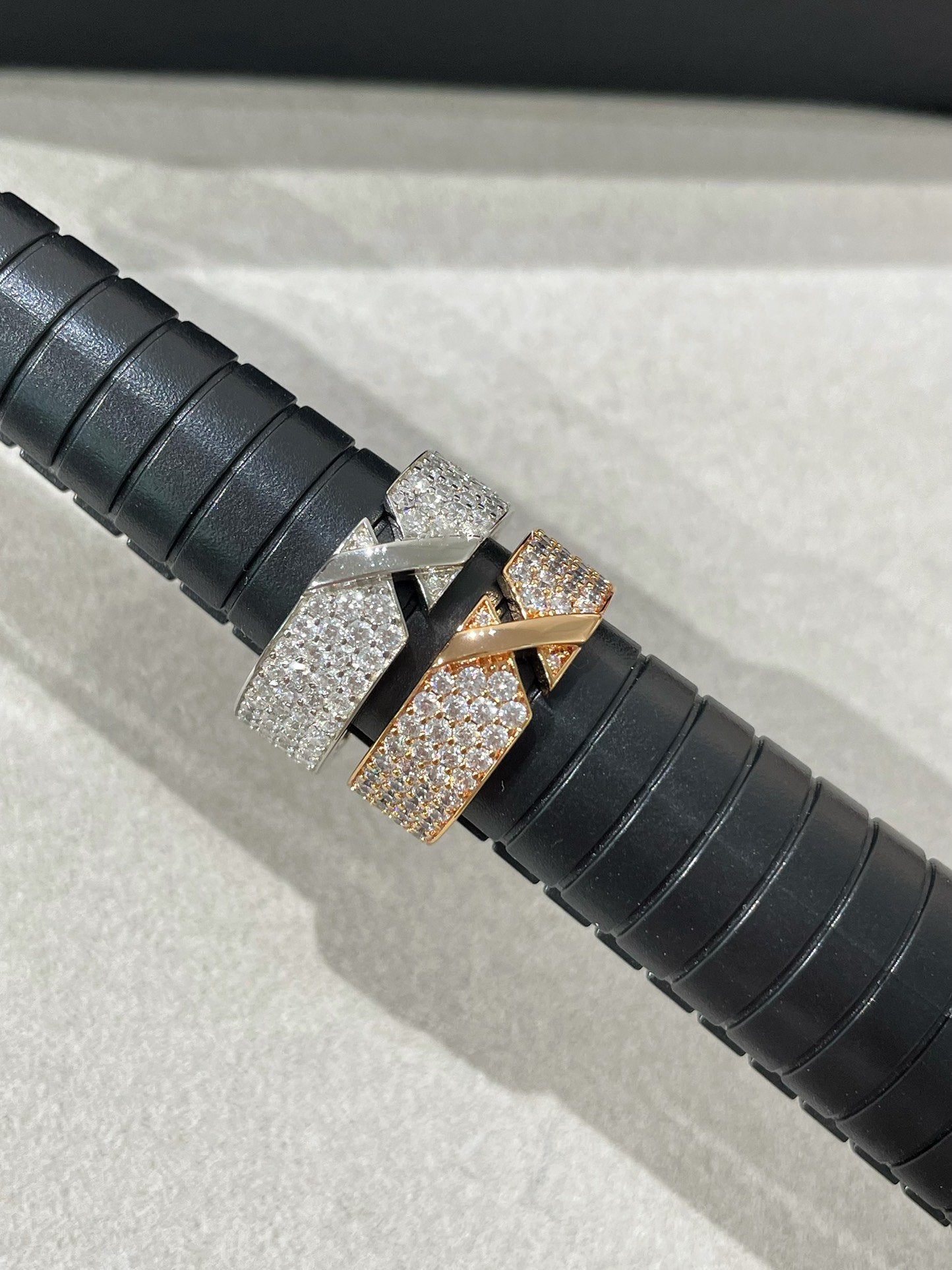 [Liorra]LIENS EVIDENCE  DIAMOND PAVED RING