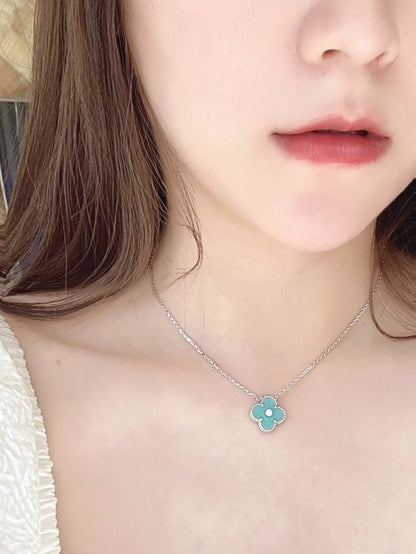 [Liorra]CLOVER 1 DIAMOND LIGHT BLUE SILVER NECKLACE