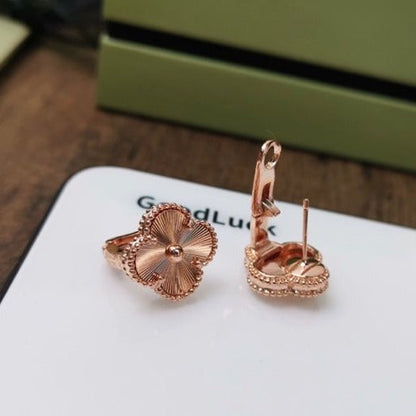 [Liorra]CLOVER MEDIUM STUD EARRINGS