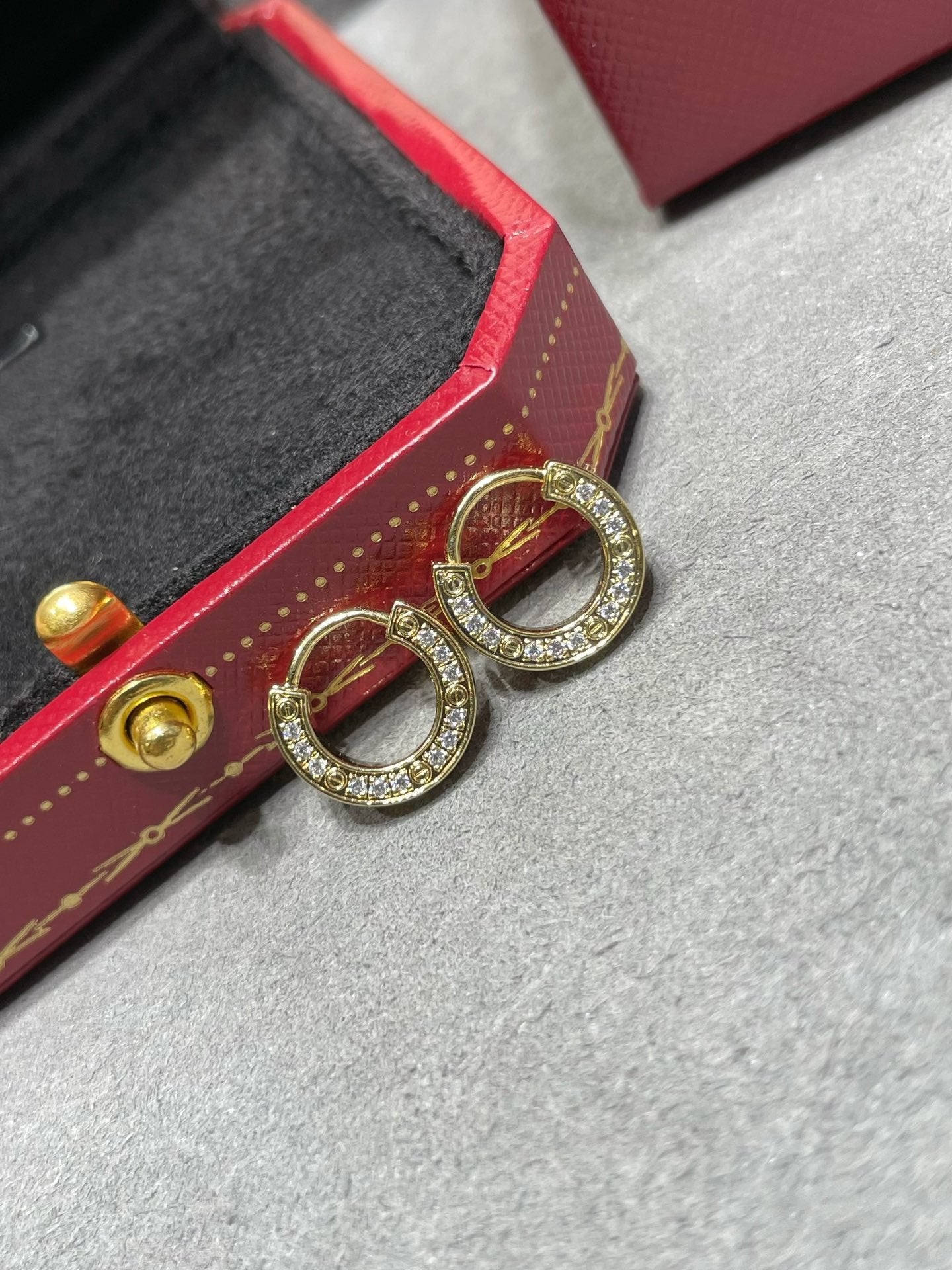 [Liorra]LOVE DIAMOND EARRINGS