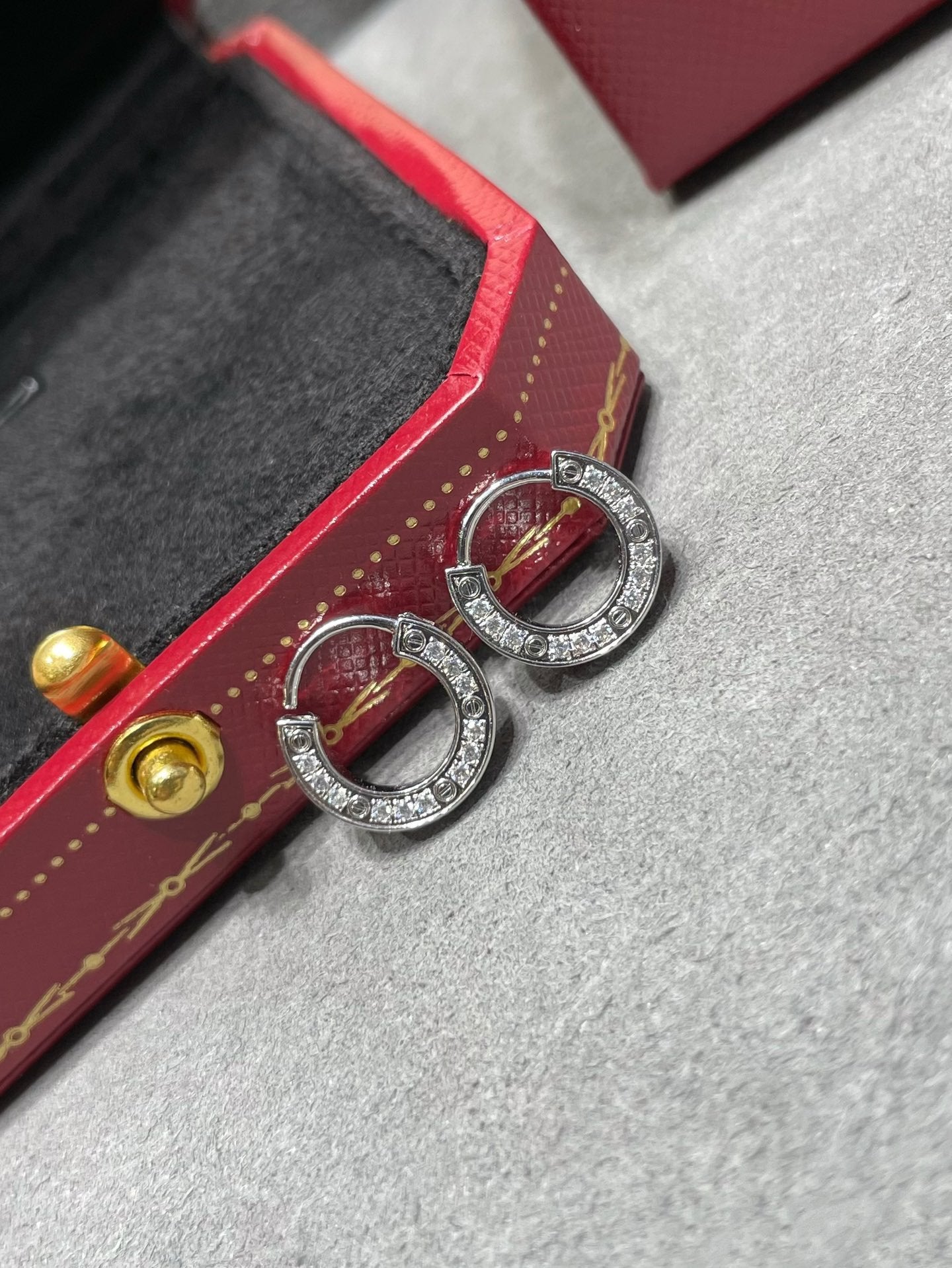 [Liorra]LOVE DIAMOND EARRINGS