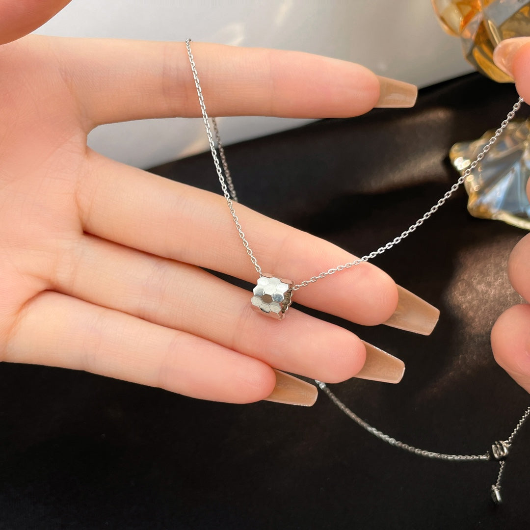 [Liorra]BEE MINI NECKLACE