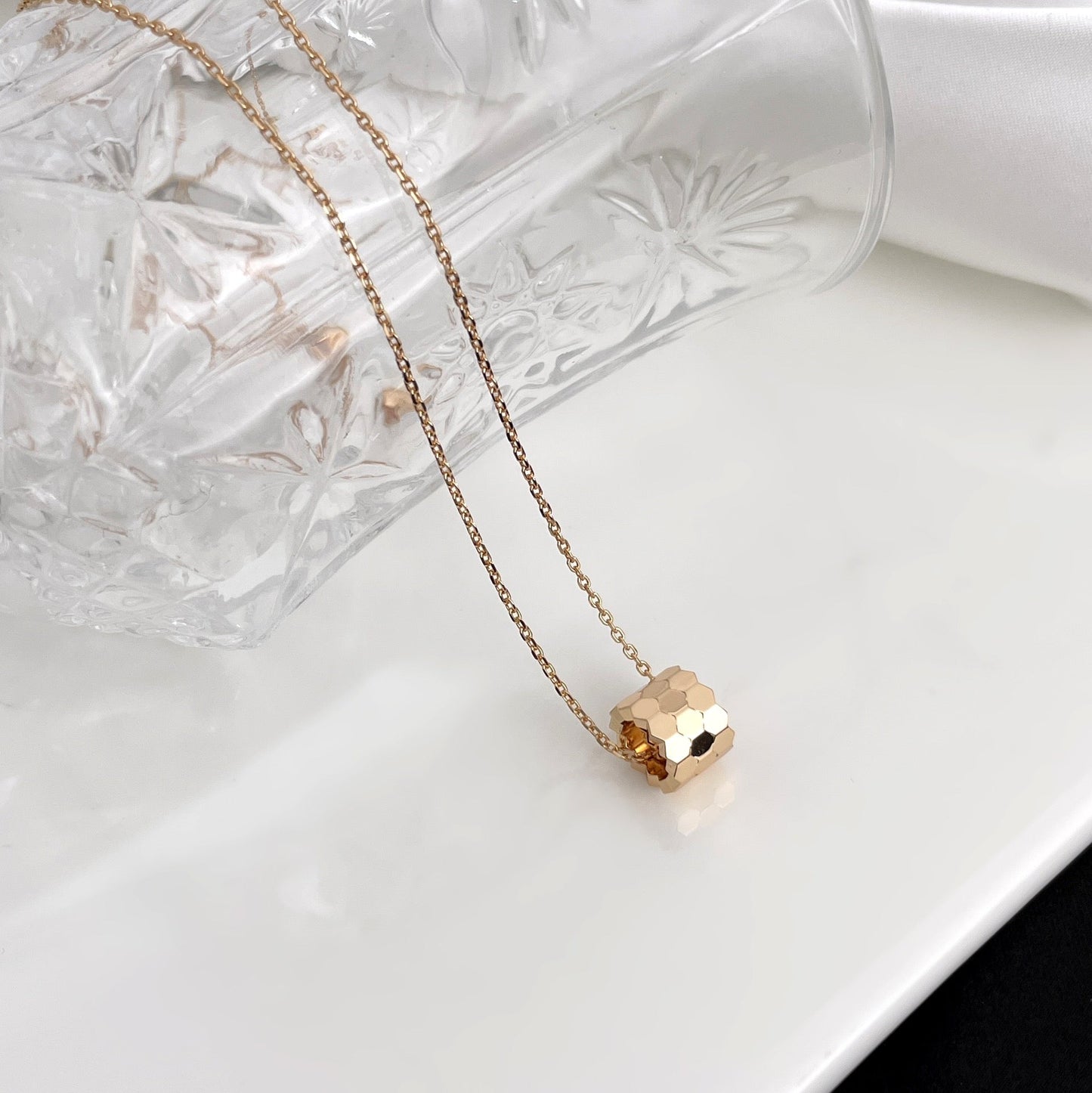 [Liorra]BEE MINI NECKLACE