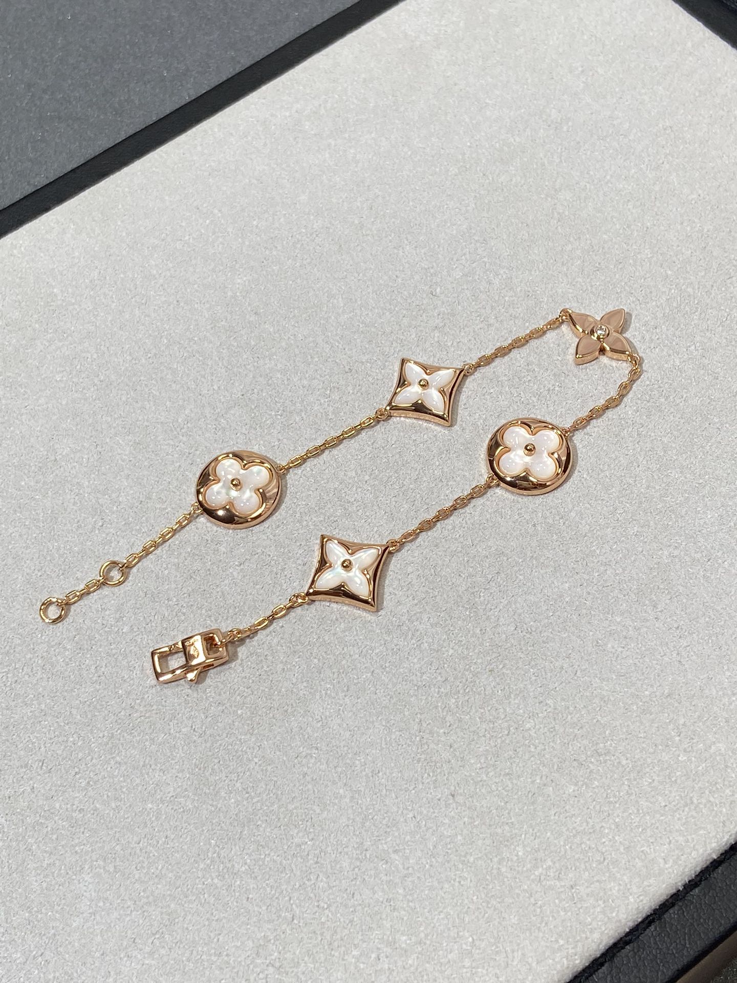 [Liorra]STAR AND SUN 5 MOTIF MOP PINK GOLD BRACELET