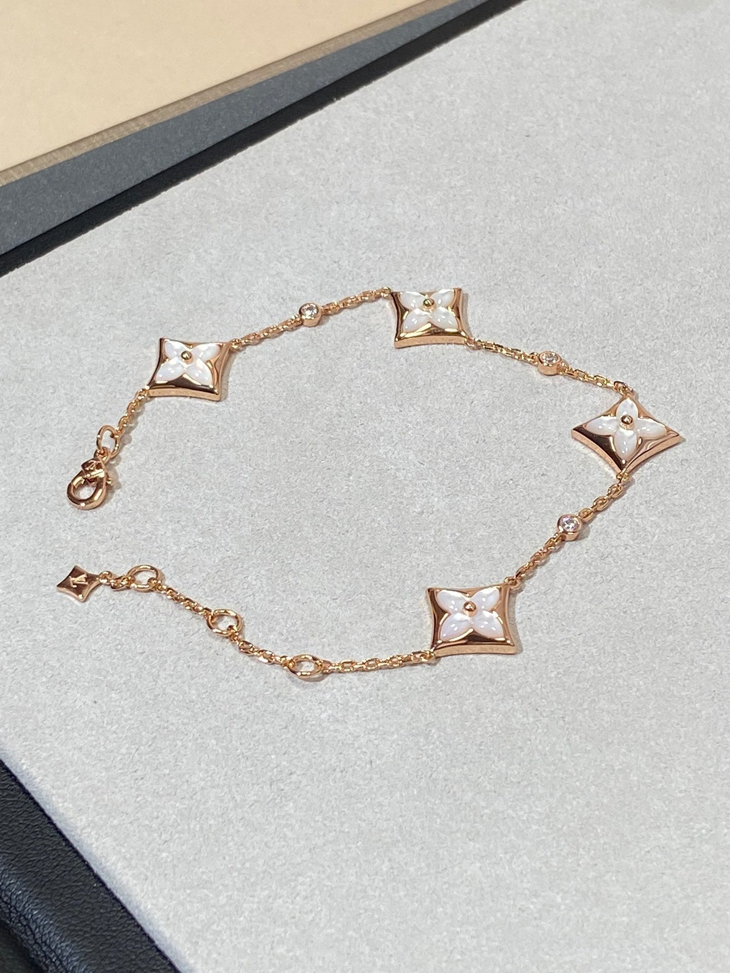 [Liorra]STAR 4 MOTIF MOP DIAMOND PINK GOLD BRACELET