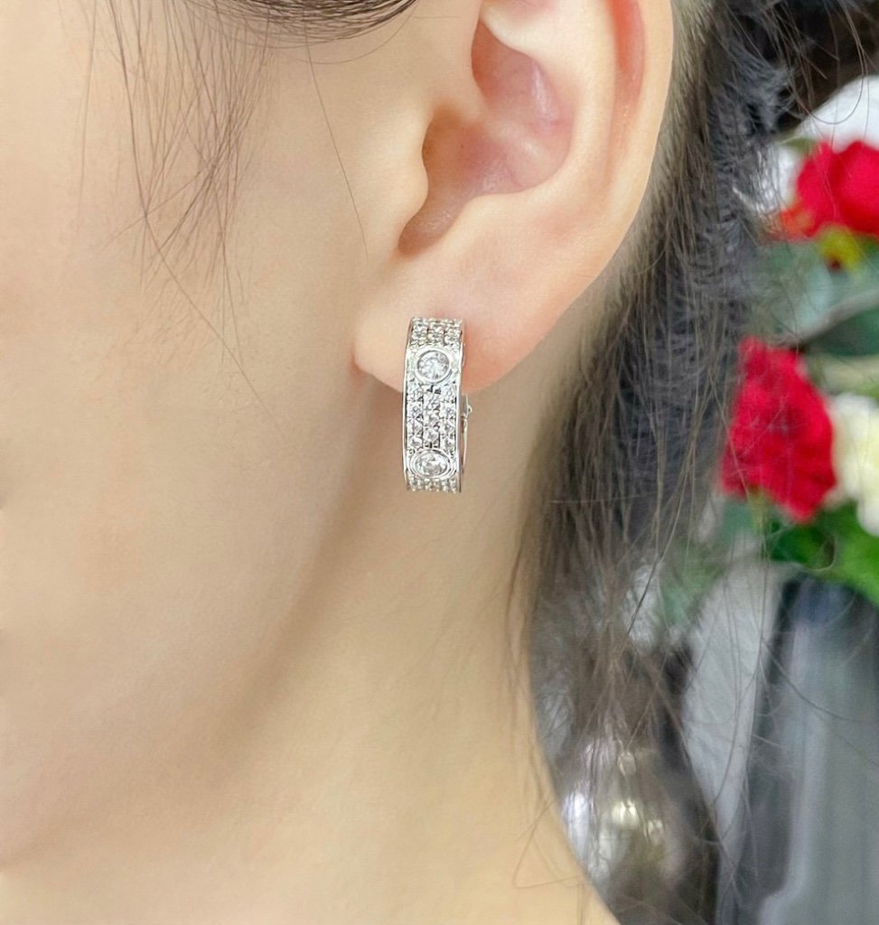 [Liorra]LOVE 5.5MM DIAMOND PAVED EARRINGS