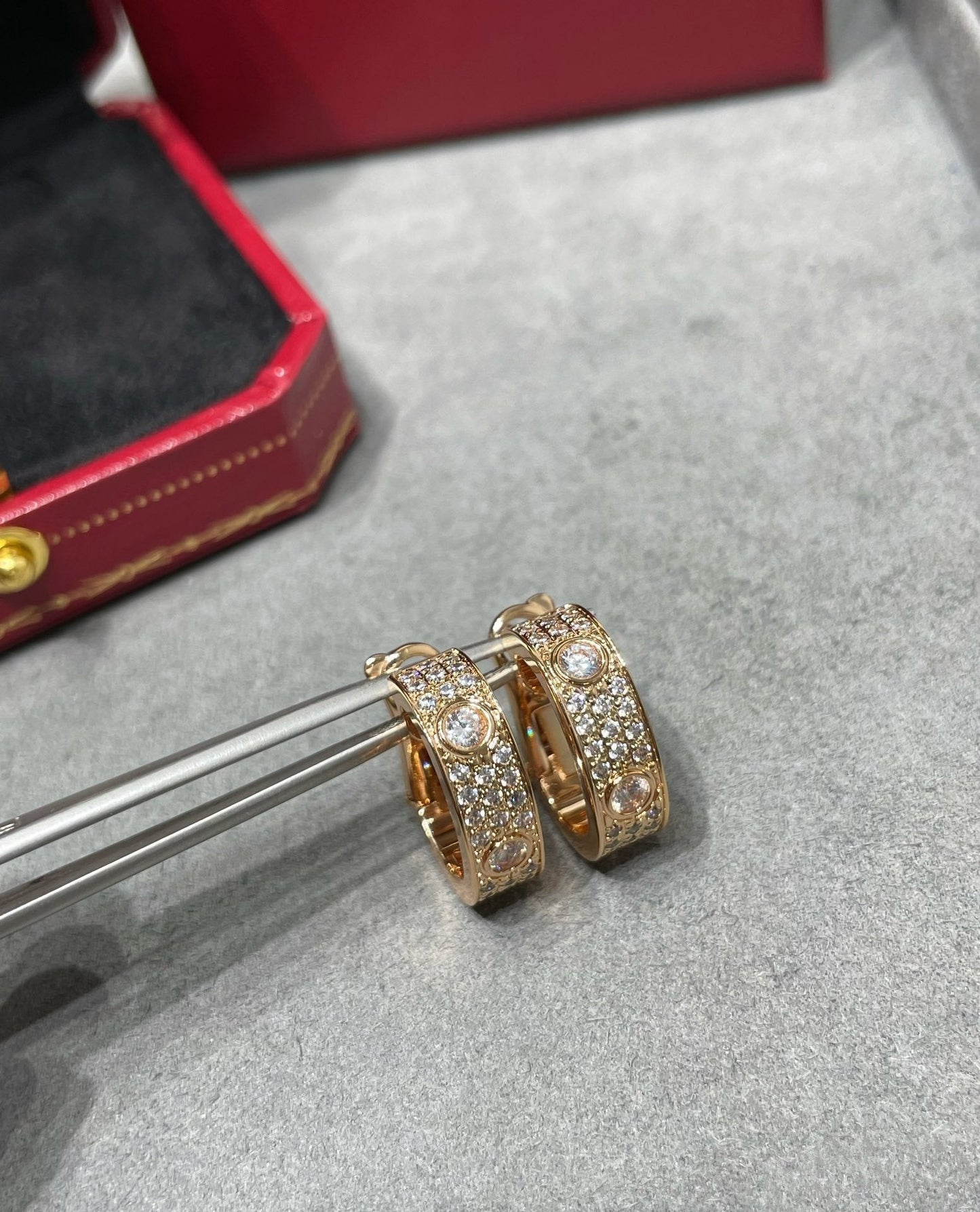 [Liorra]LOVE 5.5MM DIAMOND PAVED EARRINGS