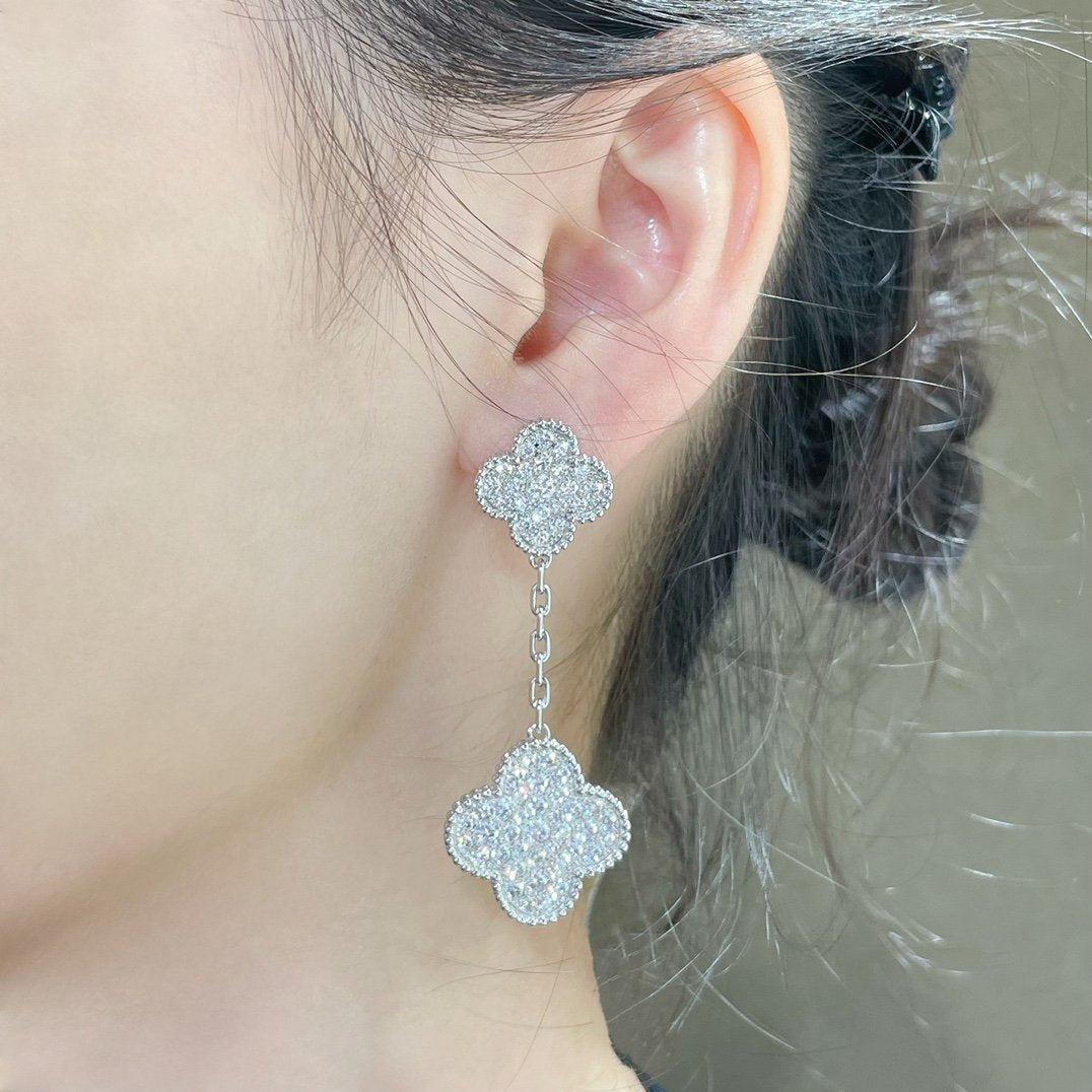 [Liorra]CLOVER 2 MOTIFS DIAMOND PAVED SILVER EARRINGS