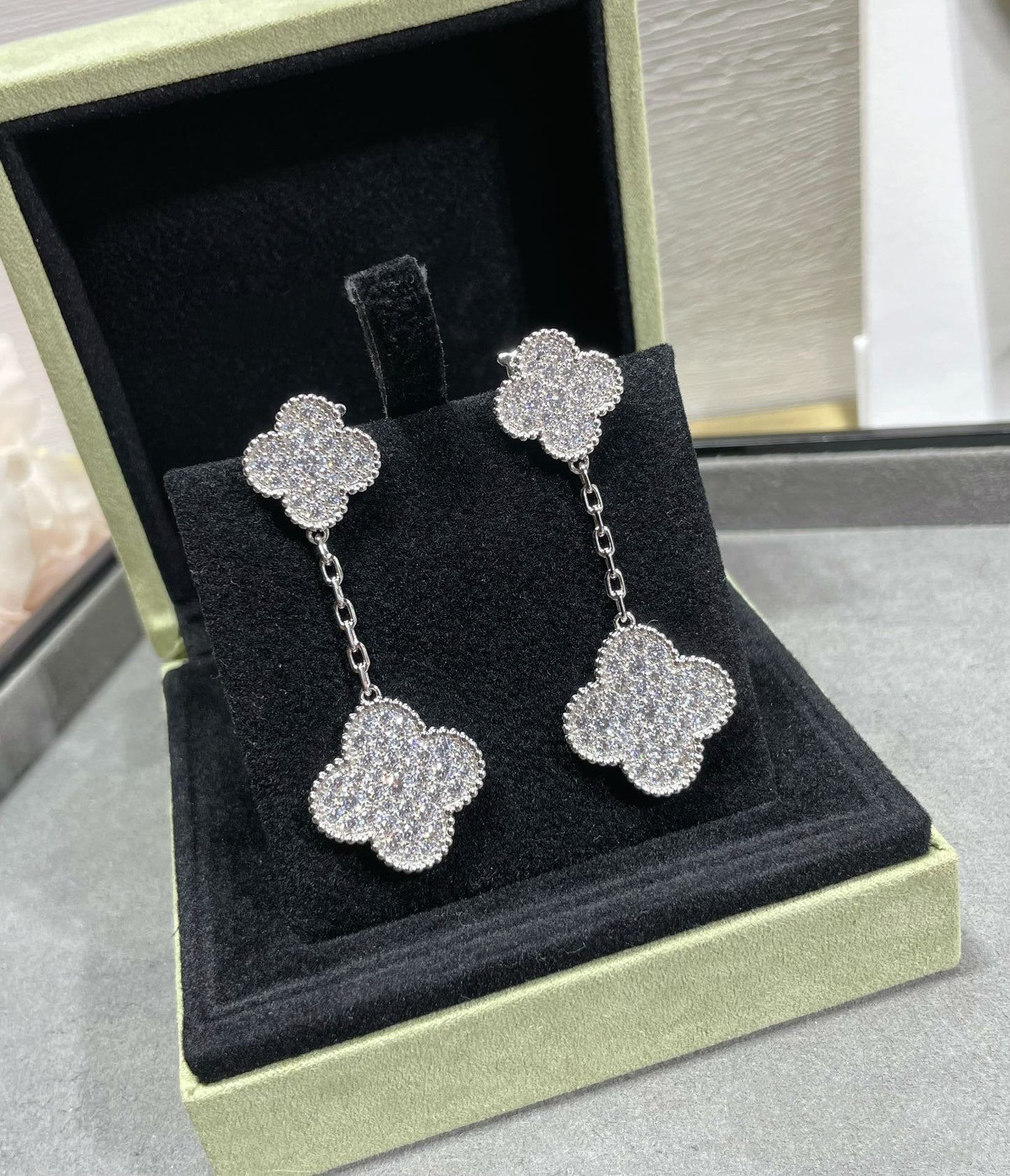 [Liorra]CLOVER 2 MOTIFS DIAMOND PAVED SILVER EARRINGS