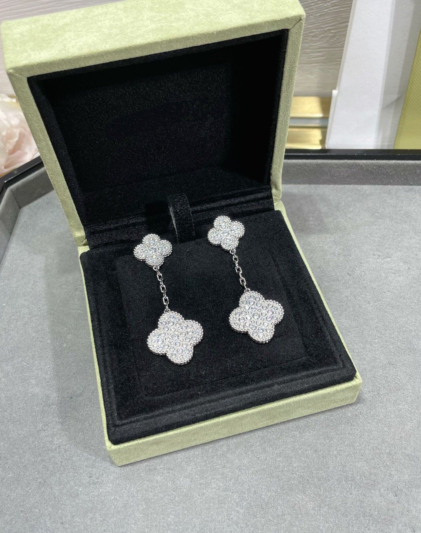[Liorra]CLOVER 2 MOTIFS DIAMOND PAVED SILVER EARRINGS