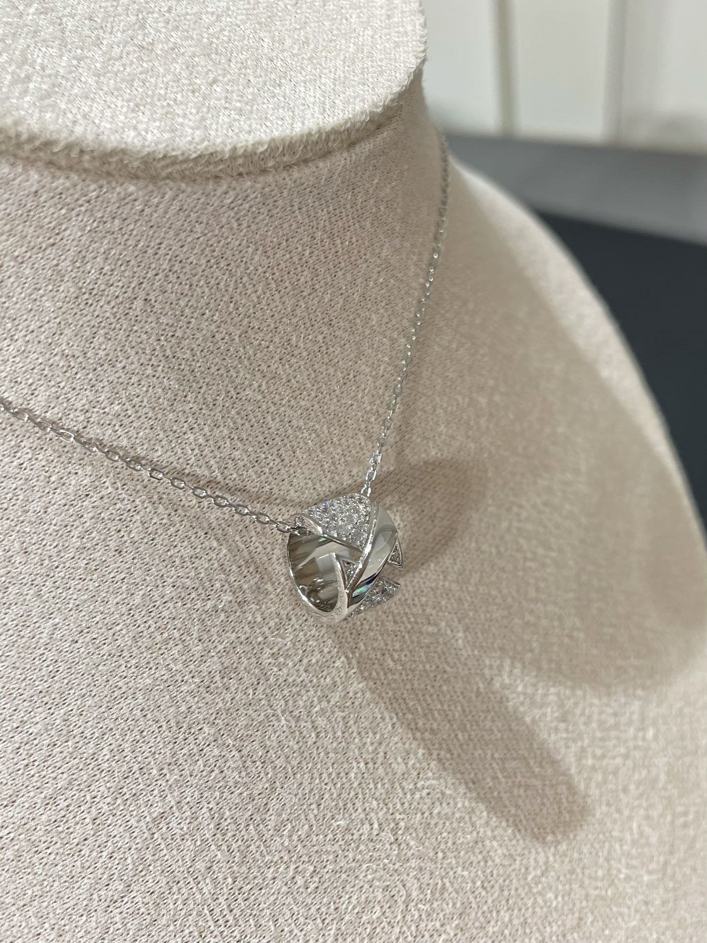 [Liorra]LIENS EVIDENCE DIAMOND PAVED NECKLACE