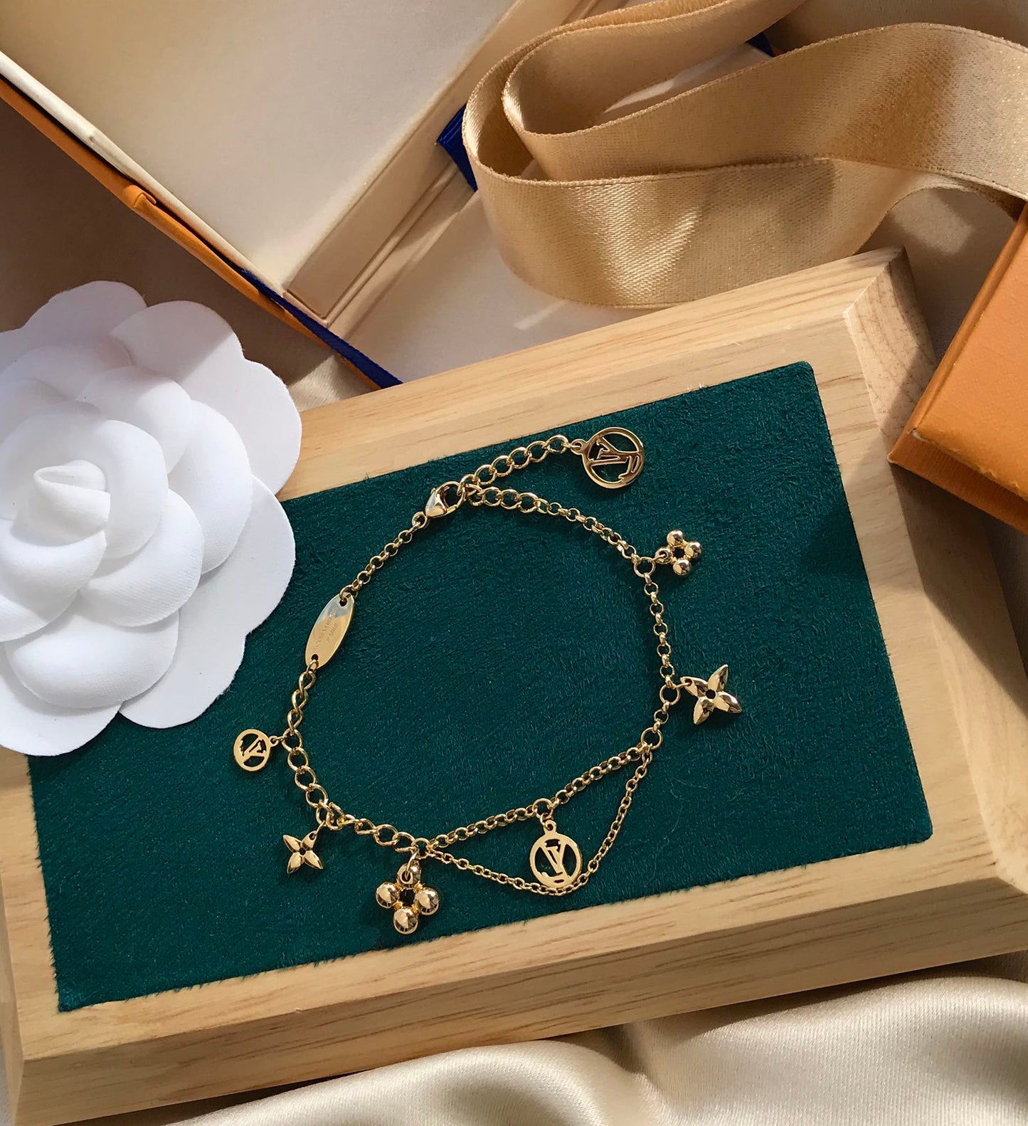 [Liorra]BLOOMING PINK GOLD MOP BRACELET