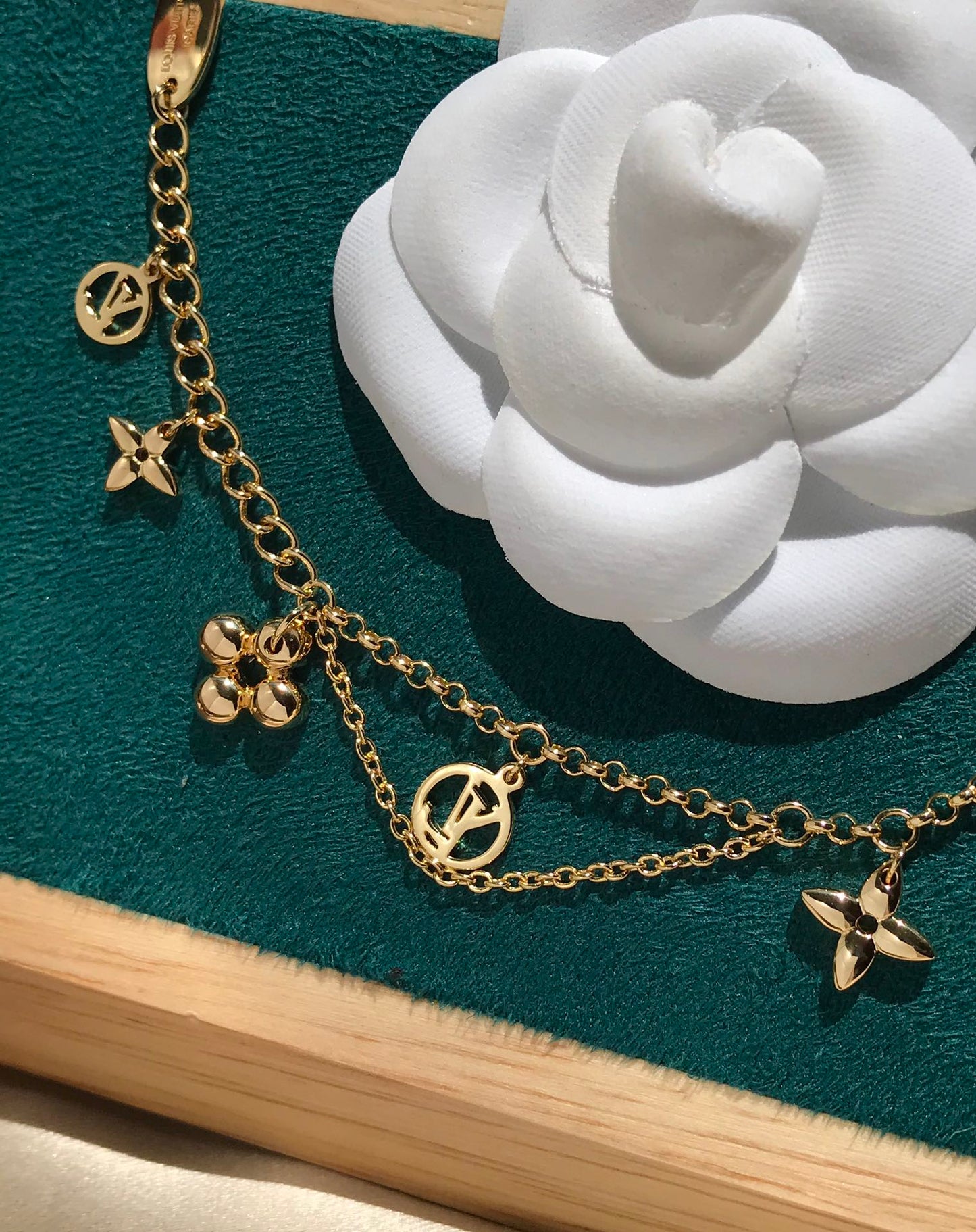 [Liorra]BLOOMING PINK GOLD MOP BRACELET
