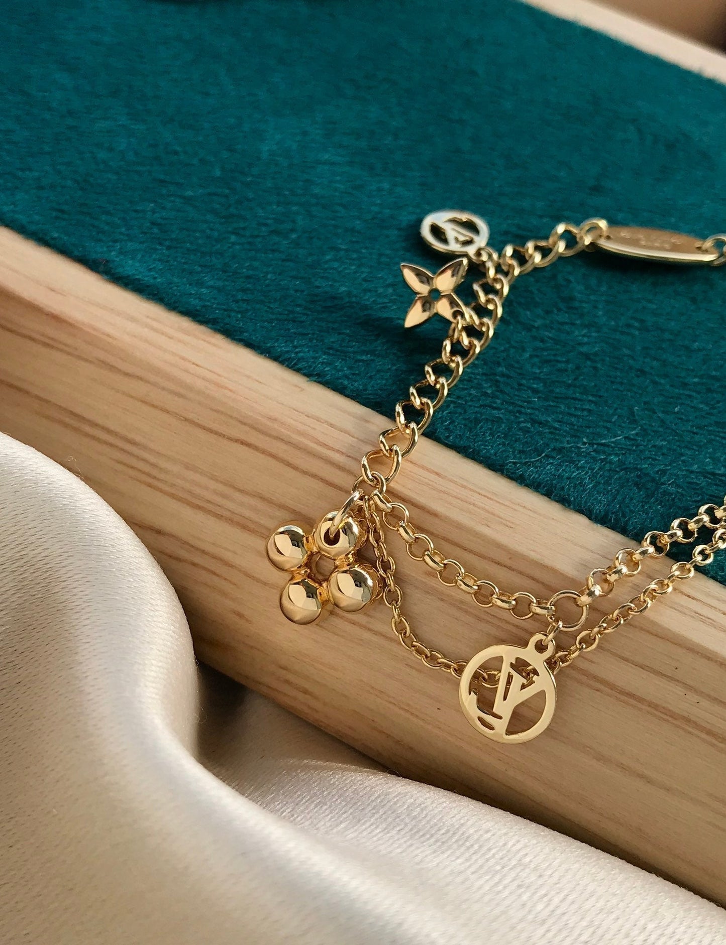 [Liorra]BLOOMING PINK GOLD MOP BRACELET