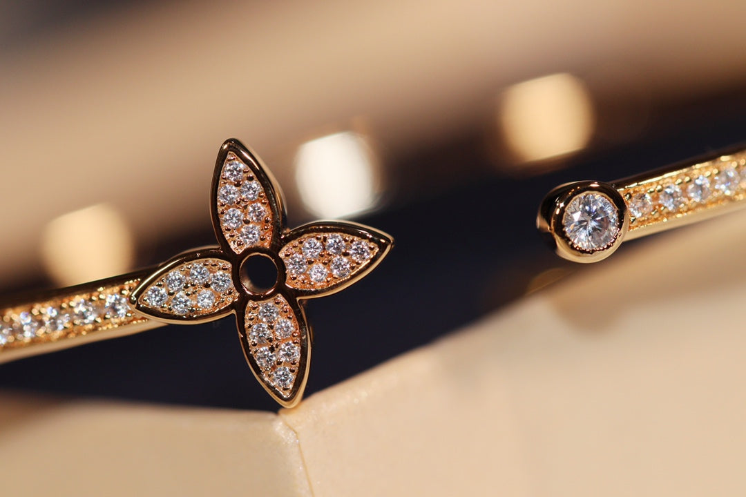 [Liorra]IDYLLE GOLD OPEN BRACELET DIAMOND PAVED