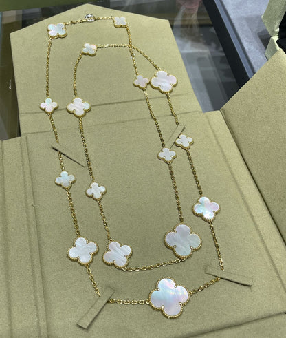 [Liorra]CLOVER 16 MOTIF WHITE MOP GOLD NECKLACE