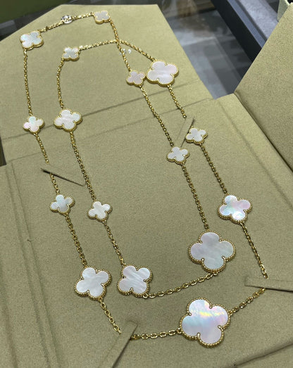 [Liorra]CLOVER 16 MOTIF WHITE MOP GOLD NECKLACE