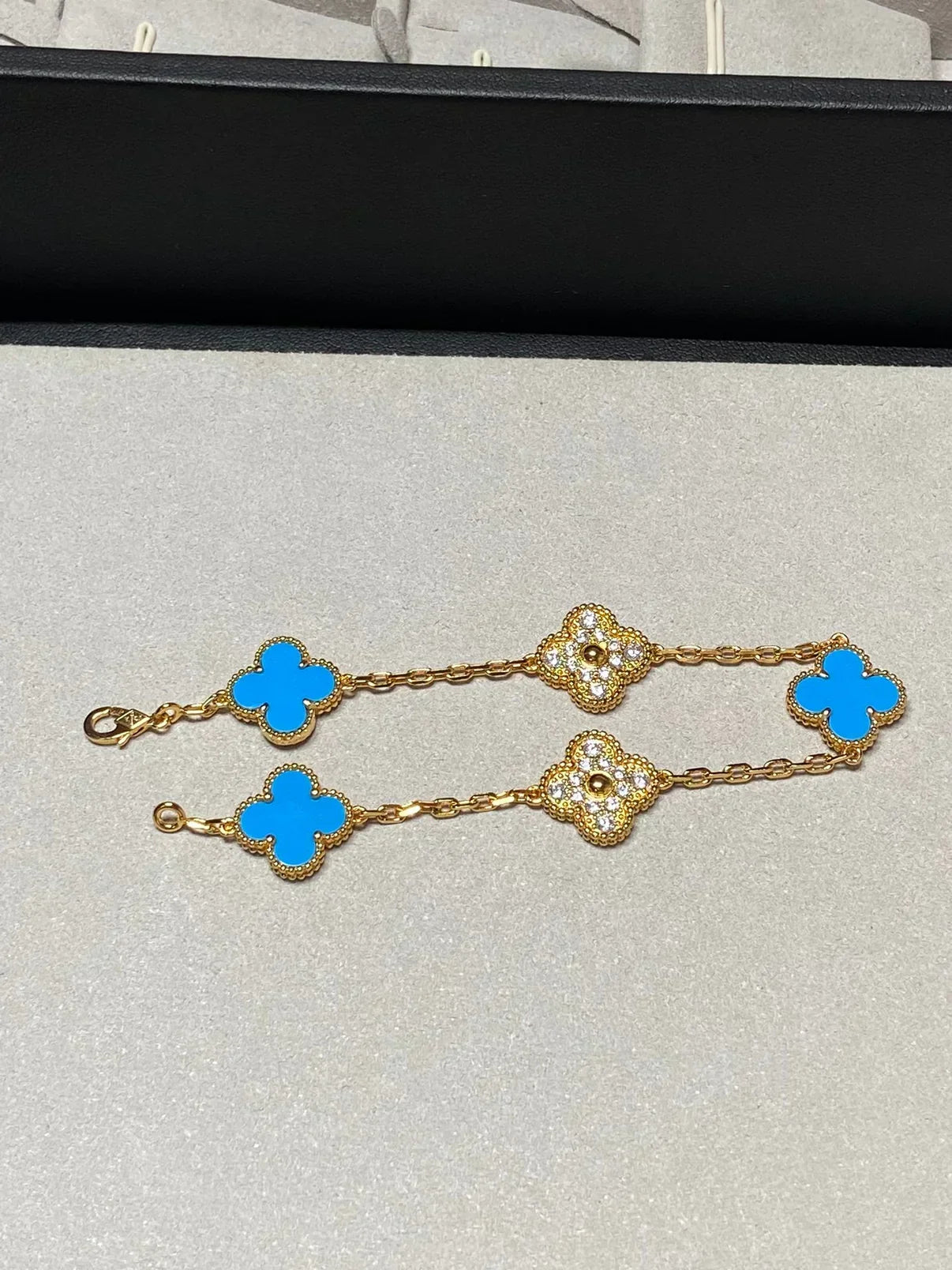 [Liorra] CLOVER 5 MOTIF BLUE AGATE BRACELET COLLECTION