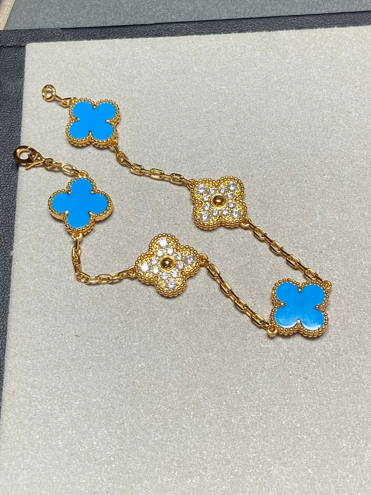 [Liorra] CLOVER 5 MOTIF BLUE AGATE BRACELET COLLECTION