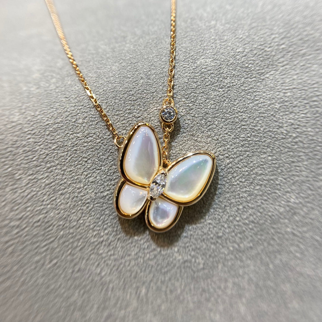 [Liorra]BUTTERFLY MOP DIAMOND NECKLACE