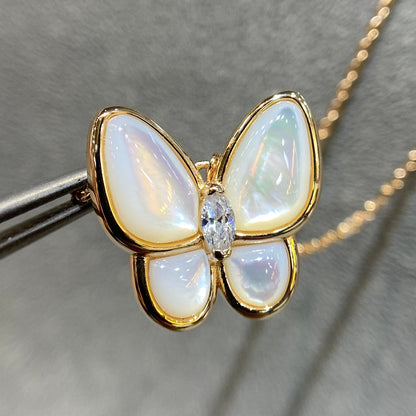 [Liorra]BUTTERFLY MOP DIAMOND NECKLACE
