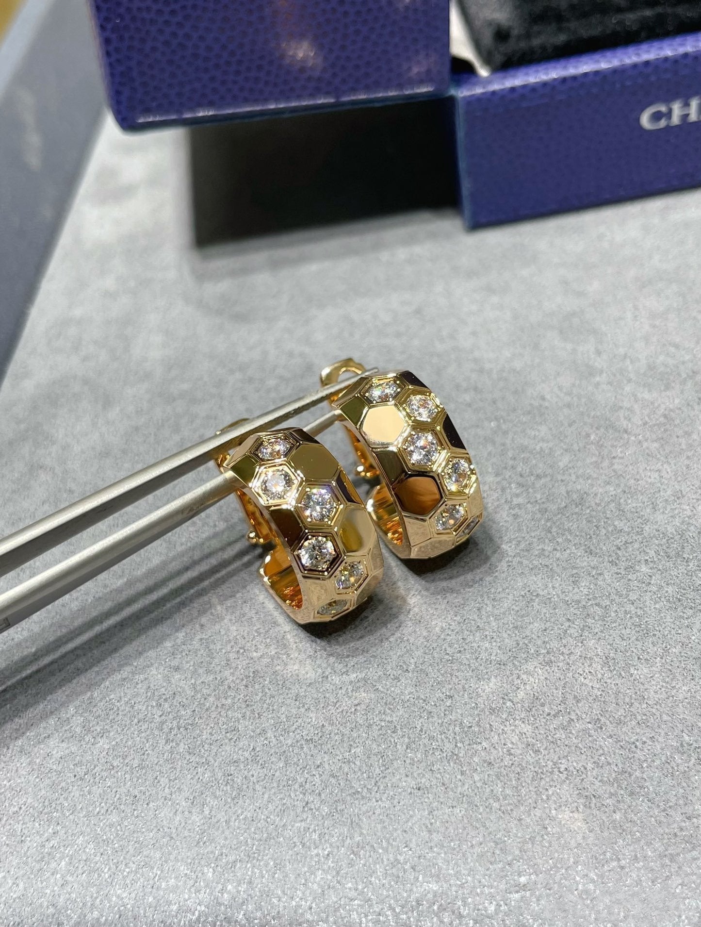 [Liorra]BEE LOVE DIAMOND HOOP EARRINGS