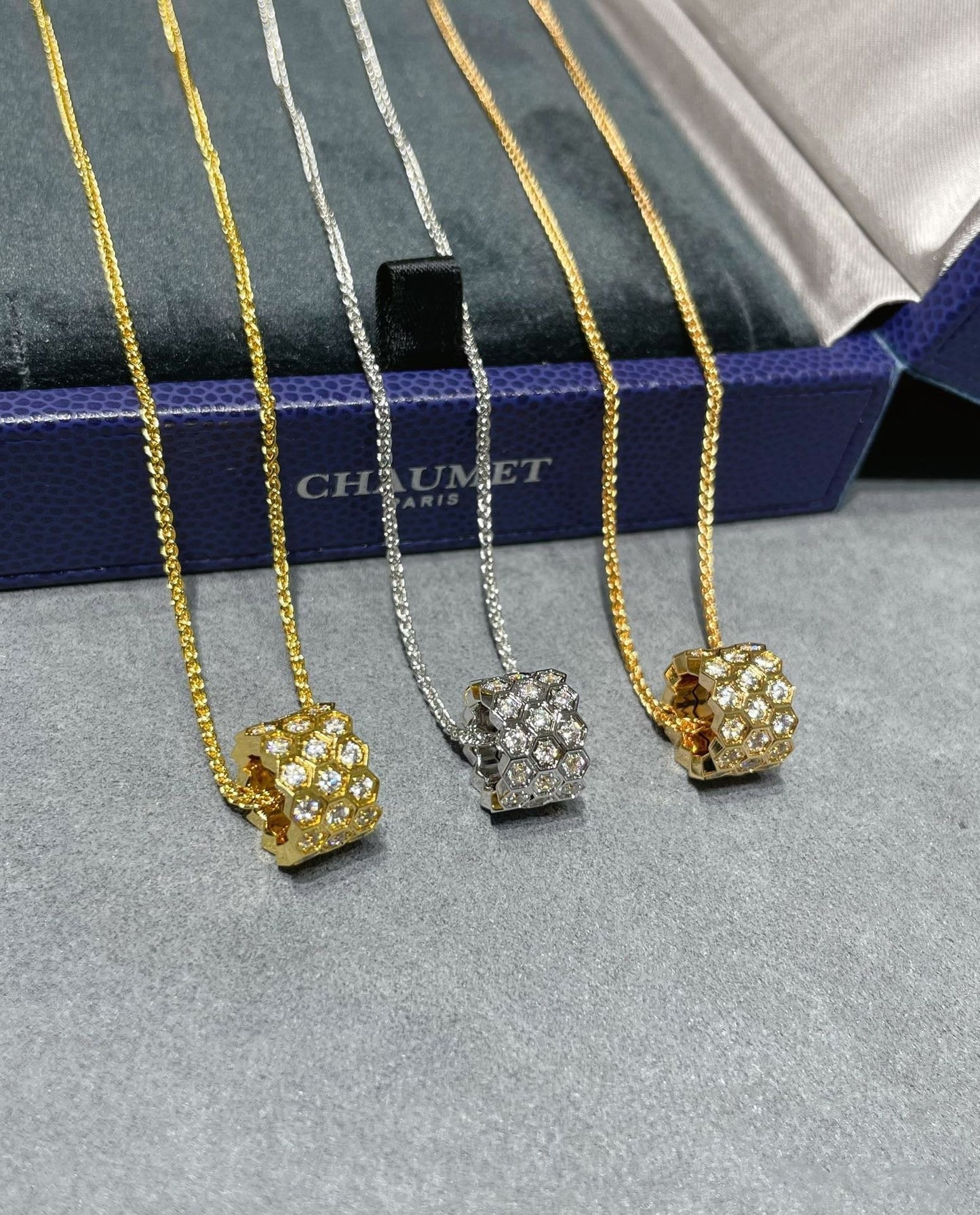 [Liorra]BEE LOVE DIAMOND PAVED 3 ROW NECKLACE