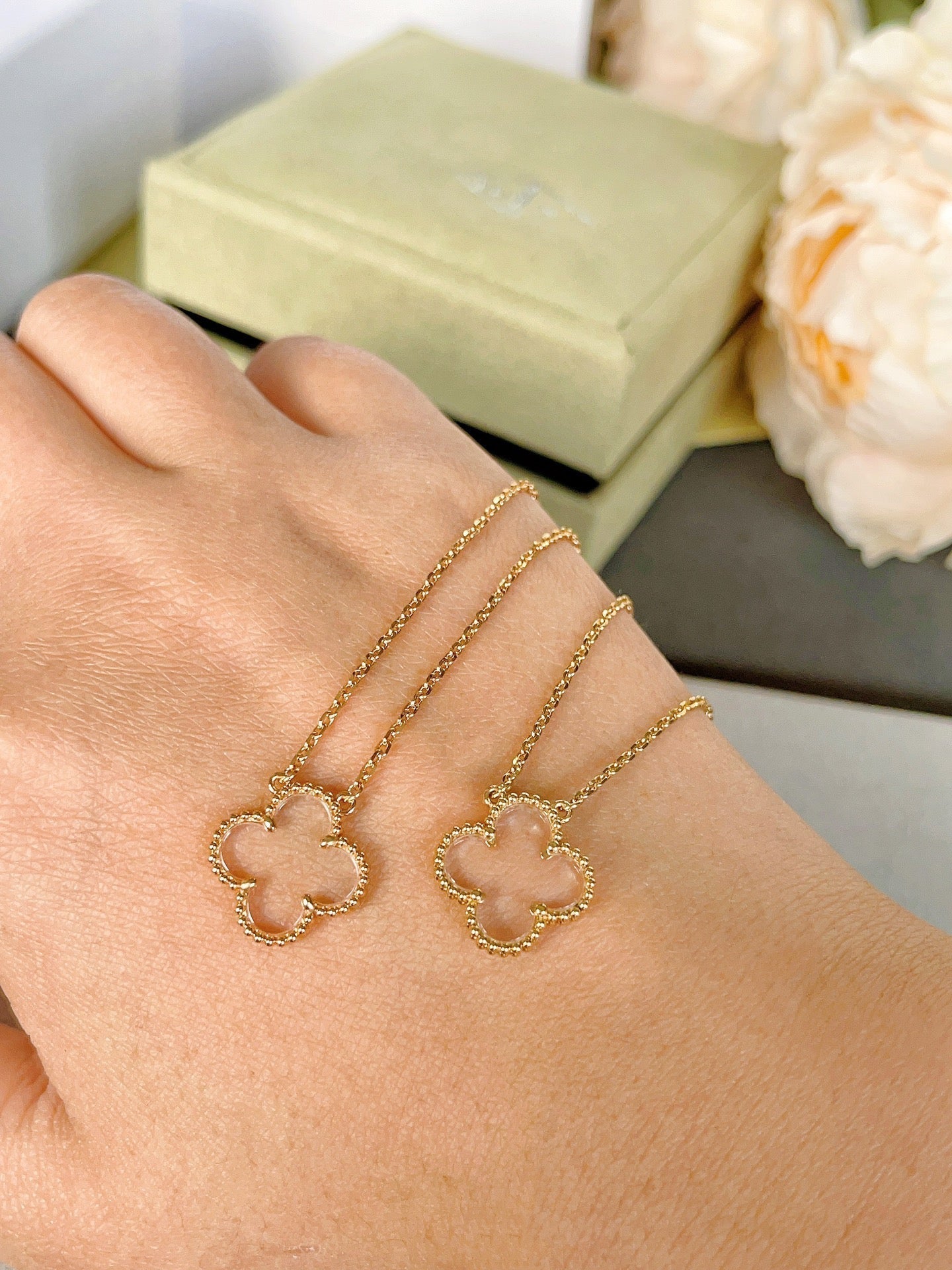 [Liorra]CLOVER ROCK CRYSTAL Liorra GOLD NECKLACE