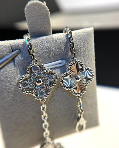 [Liorra] CLOVER 5 MOTIF LASER BRACELET COLLECTION