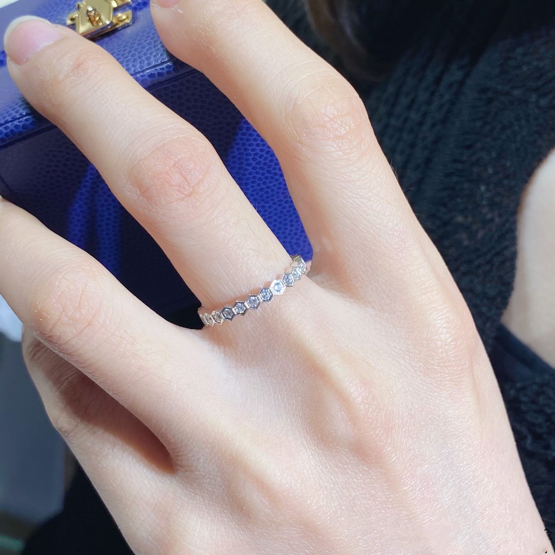 [Liorra]BEE LOVE DIAMOND PAVED SMALL RING
