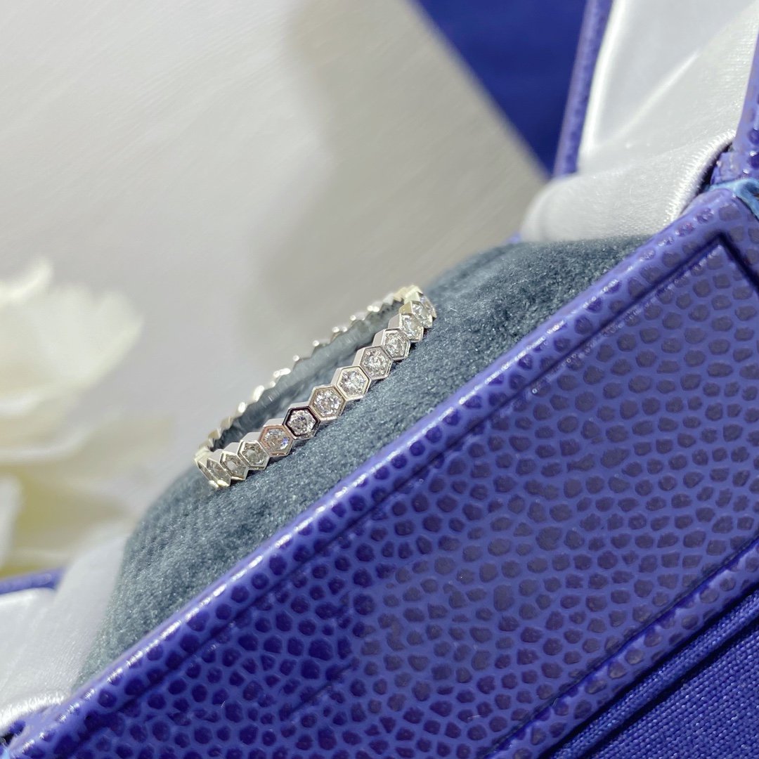 [Liorra]BEE LOVE DIAMOND PAVED SMALL RING