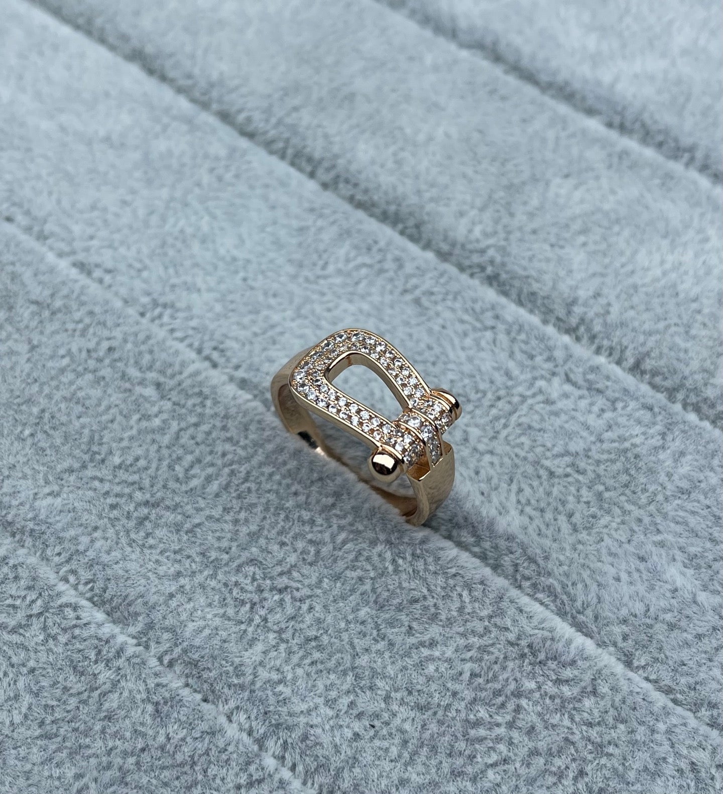 [Liorra]Wide Hoof-Shaped Diamond-Studded Ring