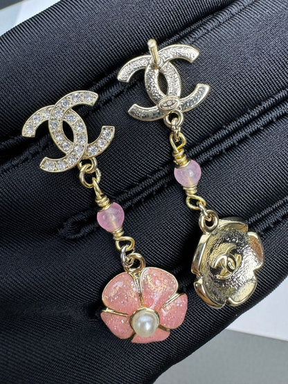 [Liorra]26C Pink Camellia Enamel Pendant with Double C Earrings