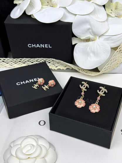 [Liorra]26C Pink Camellia Enamel Pendant with Double C Earrings