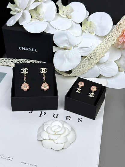 [Liorra]26C Pink Camellia Enamel Pendant with Double C Earrings
