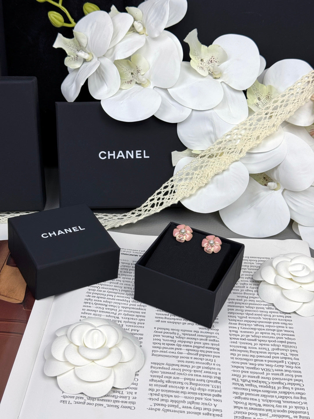 [Liorra]26C Pink Camellia Pearl Enamel Stud Earrings